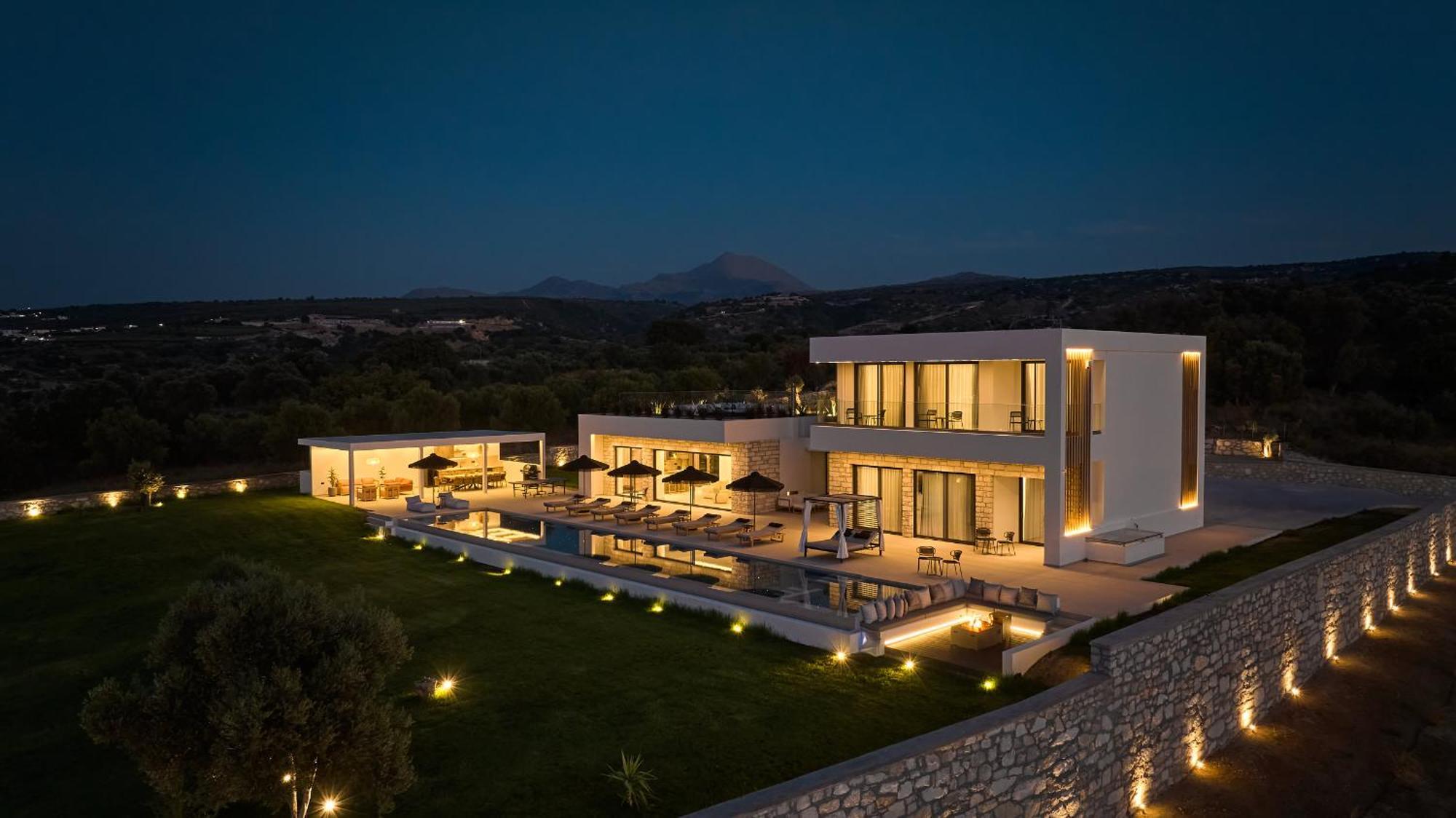 Gavras Exclusive Villas, With Infinity Pools, Whirlpools & Seaviews, By Thinkvilla Vilă Pikris