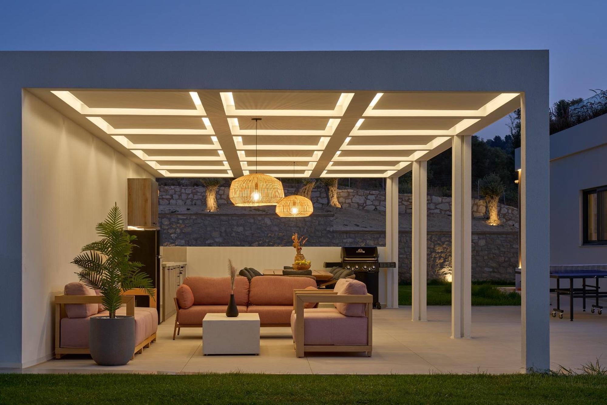 Vilă Gavras Exclusive Villas, With Infinity Pools, Whirlpools & Seaviews, By Thinkvilla
