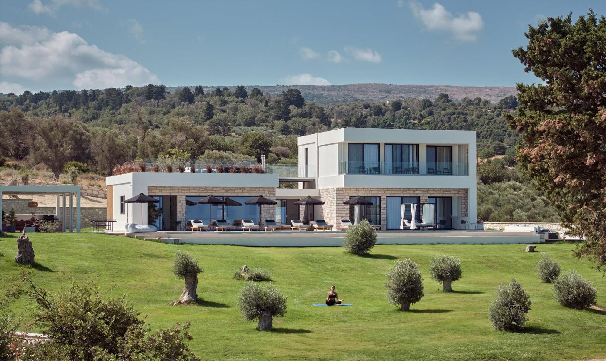 Gavras Exclusive Villas, With Infinity Pools, Whirlpools & Seaviews, By Thinkvilla Vilă