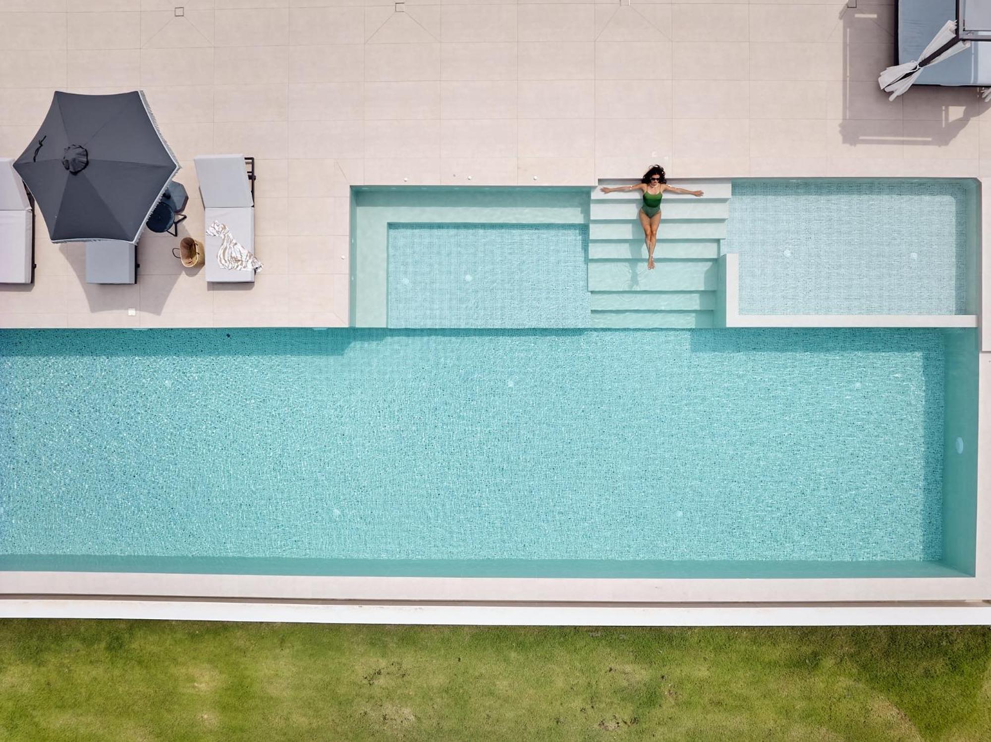 Gavras Exclusive Villas, With Infinity Pools, Whirlpools & Seaviews, By Thinkvilla Vilă